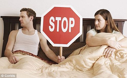 Veja as reações que seu corpo apresenta quando se tem uma vida sexual muito ativa.


          
            Todos falam que a melhor fase de um relacionamento é o começo. Certamente, esse fato é devido estar vivendo uma situação nova com, talvez, uma pessoa diferente. É muito comum vermos, logo nessa fase, pessoas que se doam muito para o relacionamento e outras que não se doam nada. Comportamento como esse tende a um único fim: o término do namoro/casamento.
			O que muito se discute também é sobre as relações sexuais entre um casal. Não é novidade ouvirmos que, depois algum tempo, a relação acaba “esfriando”. Nisso também está incluindo as p